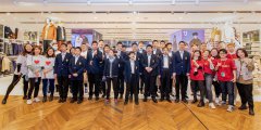 优衣库支持曹鹏公益基金会，一起关爱自闭症儿童